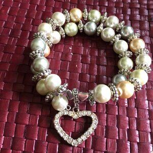 Elegant Pearl Charm Bracelet with Rhinestone Heart Pendant